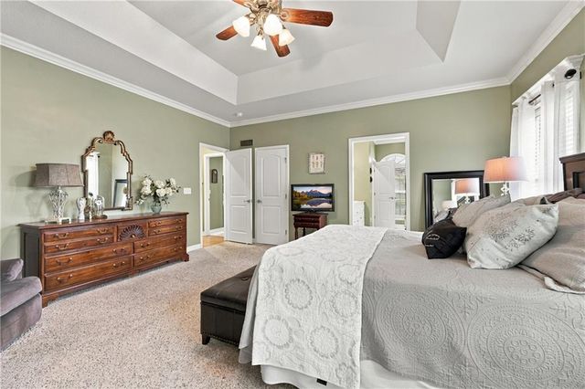 3829 S Coachman Drive, Independence, MO 64055