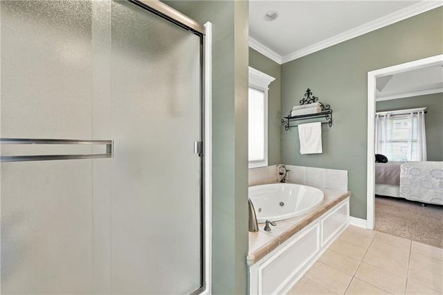 3829 S Coachman Drive, Independence, MO 64055