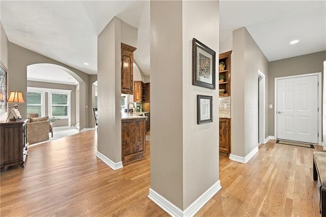 3829 S Coachman Drive, Independence, MO 64055