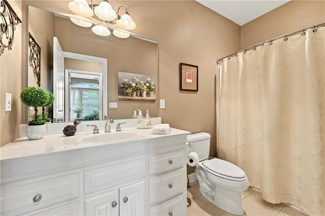 3829 S Coachman Drive, Independence, MO 64055