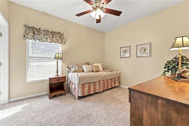 3829 S Coachman Drive, Independence, MO 64055