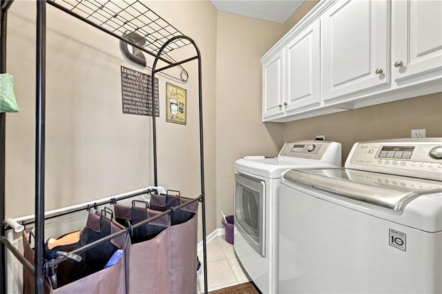 3829 S Coachman Drive, Independence, MO 64055