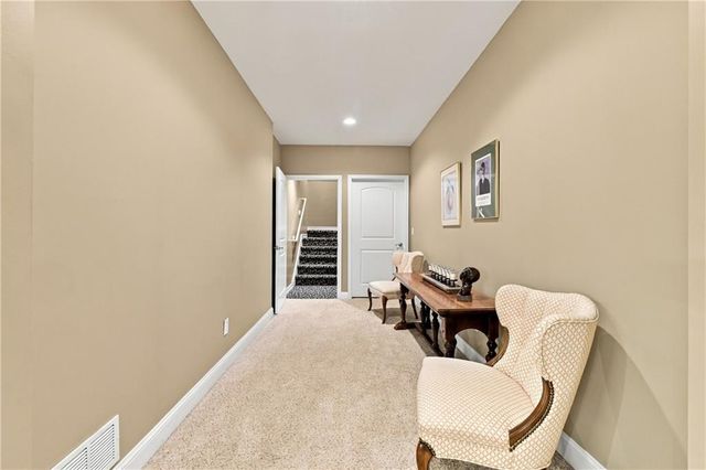 3829 S Coachman Drive, Independence, MO 64055