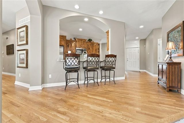 3829 S Coachman Drive, Independence, MO 64055
