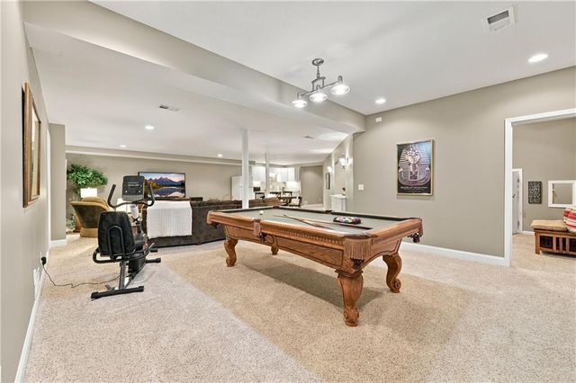 3829 S Coachman Drive, Independence, MO 64055
