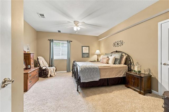 3829 S Coachman Drive, Independence, MO 64055