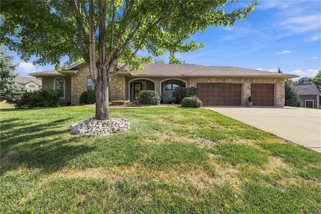 3829 S Coachman Drive, Independence, MO 64055