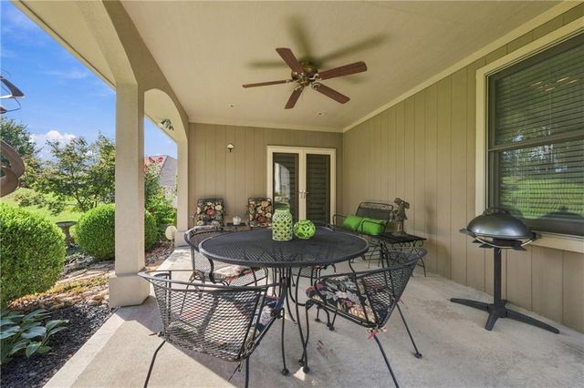 3829 S Coachman Drive, Independence, MO 64055