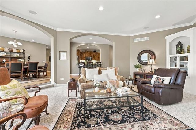 3829 S Coachman Drive, Independence, MO 64055