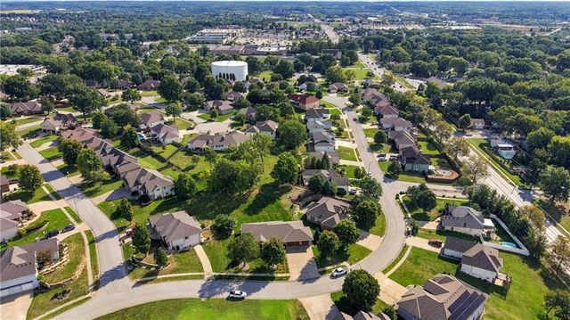 3829 S Coachman Drive, Independence, MO 64055