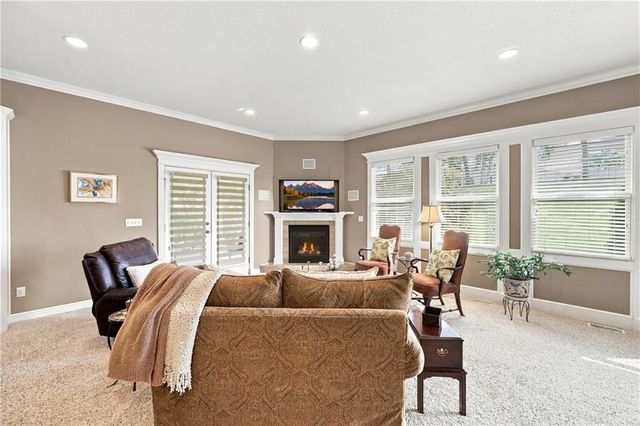 3829 S Coachman Drive, Independence, MO 64055
