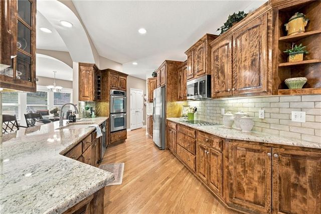 3829 S Coachman Drive, Independence, MO 64055