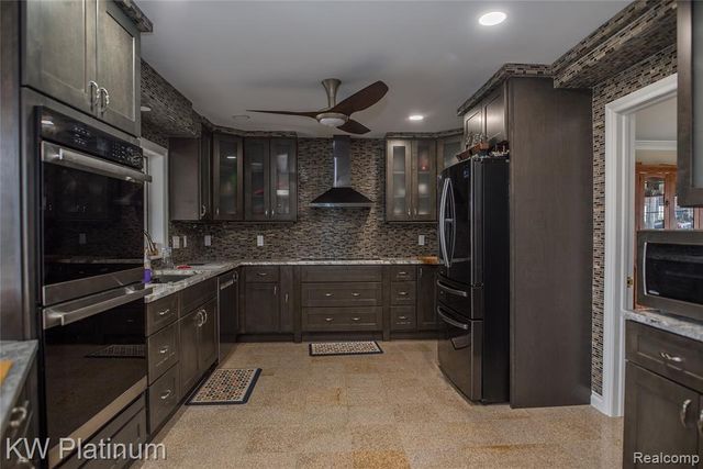 2894 Military Street, Port Huron, MI 48060