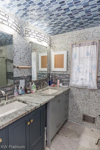 2894 Military Street, Port Huron, MI 48060