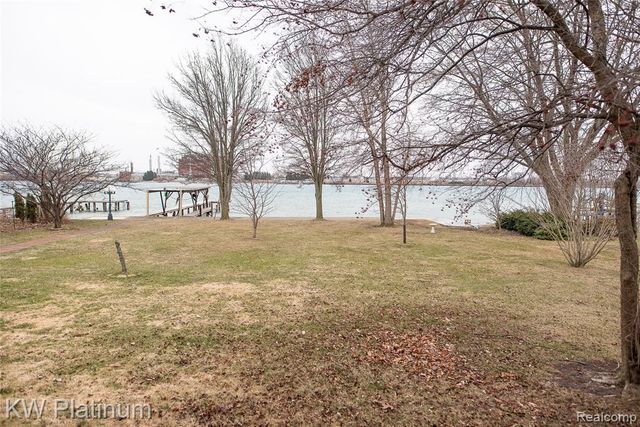 2894 Military Street, Port Huron, MI 48060