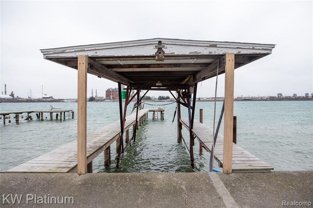 2894 Military Street, Port Huron, MI 48060