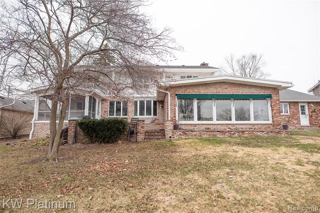 2894 Military Street, Port Huron, MI 48060