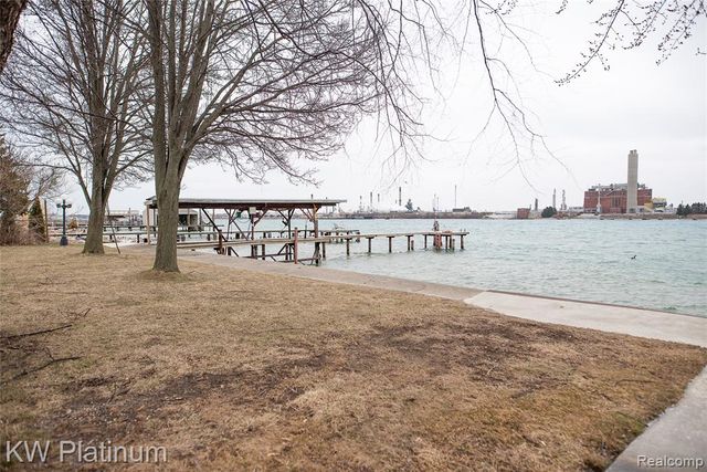 2894 Military Street, Port Huron, MI 48060