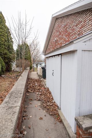 2894 Military Street, Port Huron, MI 48060