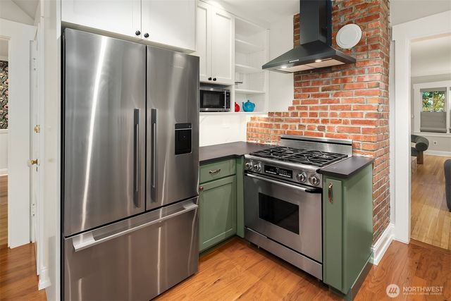 207 25th Avenue, Seattle, WA 98122