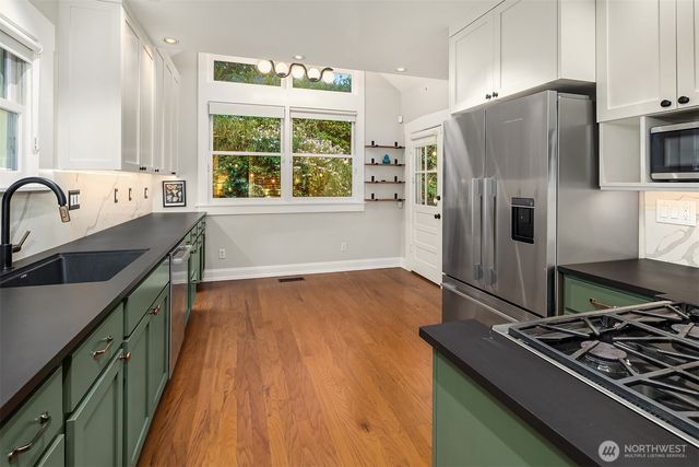 207 25th Avenue, Seattle, WA 98122