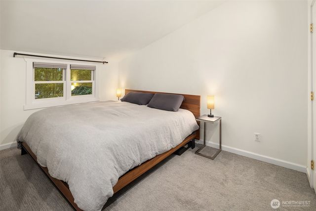 207 25th Avenue, Seattle, WA 98122