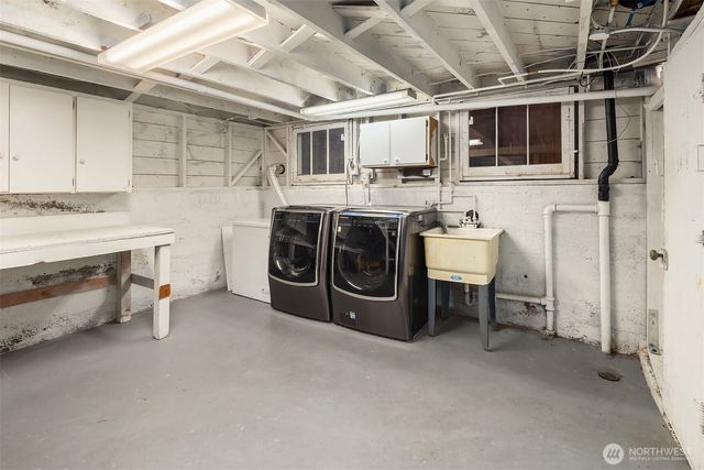 207 25th Avenue, Seattle, WA 98122