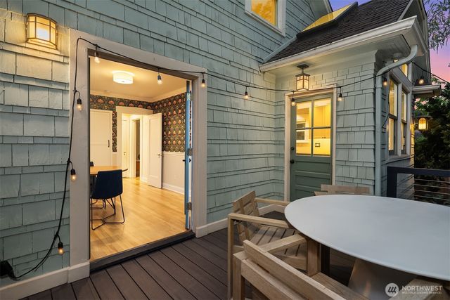 207 25th Avenue, Seattle, WA 98122