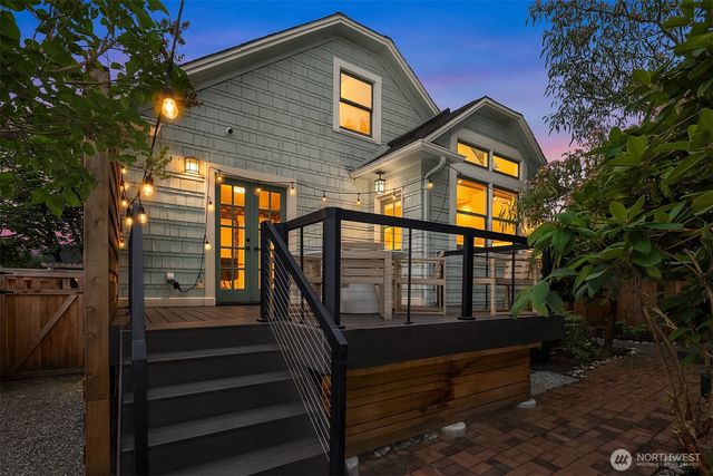 207 25th Avenue, Seattle, WA 98122