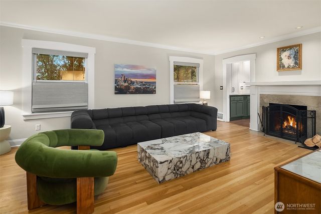 207 25th Avenue, Seattle, WA 98122
