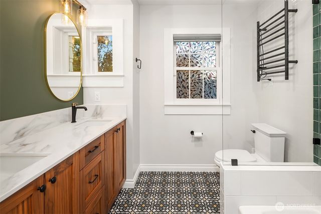 207 25th Avenue, Seattle, WA 98122