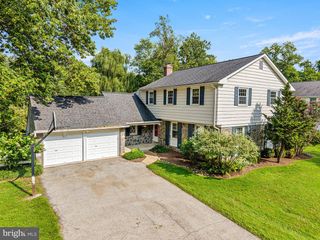 593 WATFORD LN, Berwyn, PA 19312