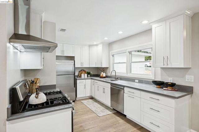 811 Lexington Ave, El Cerrito, CA 94530