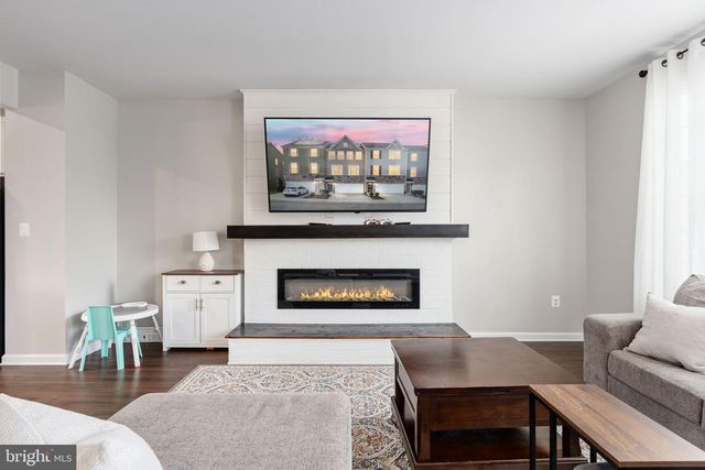 9712 CEDARMASS CIR, Fredericksburg, VA 22408