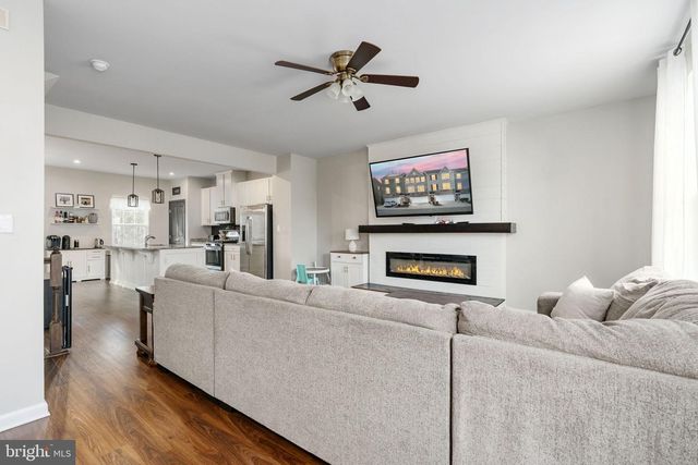 9712 CEDARMASS CIR, Fredericksburg, VA 22408