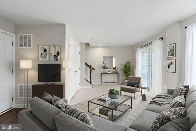 9712 CEDARMASS CIR, Fredericksburg, VA 22408