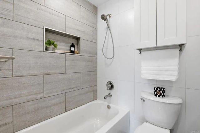 4950 Luna Drive, Oceanside, CA 92057