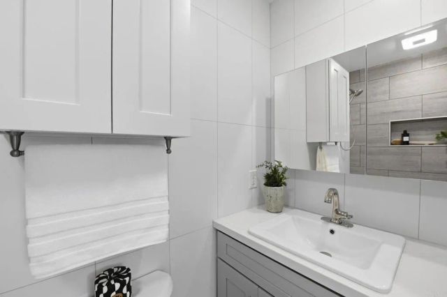 4950 Luna Drive, Oceanside, CA 92057