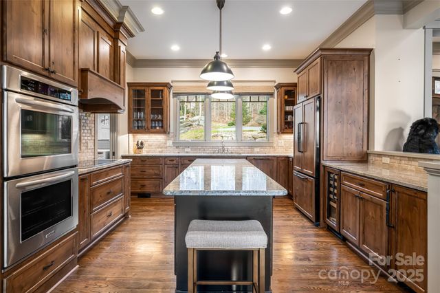 2 Cherokee Orchard Court, Fairview, NC 28730