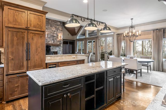 2 Cherokee Orchard Court, Fairview, NC 28730