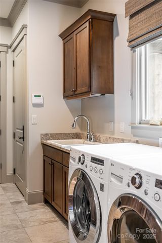 2 Cherokee Orchard Court, Fairview, NC 28730