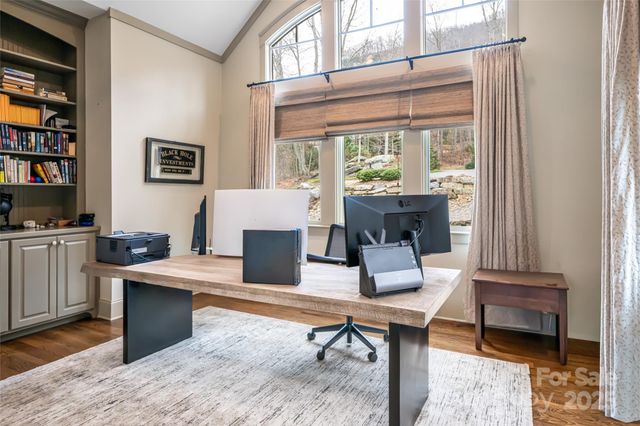 2 Cherokee Orchard Court, Fairview, NC 28730