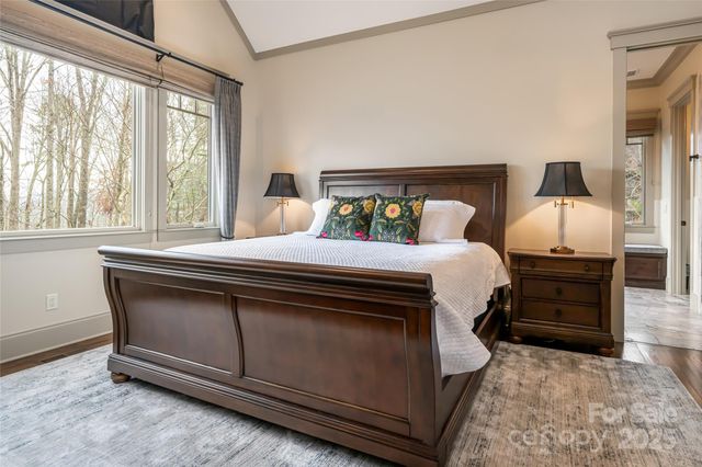 2 Cherokee Orchard Court, Fairview, NC 28730