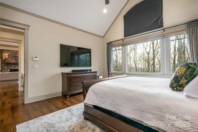 2 Cherokee Orchard Court, Fairview, NC 28730