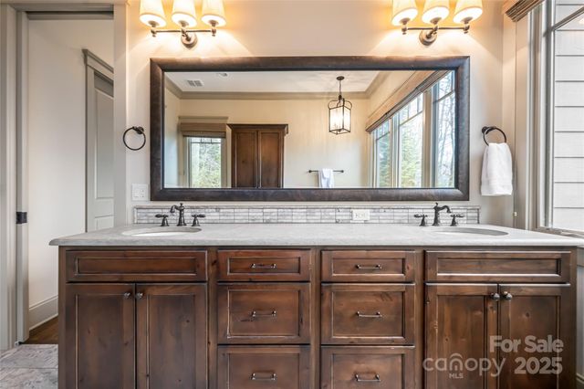 2 Cherokee Orchard Court, Fairview, NC 28730