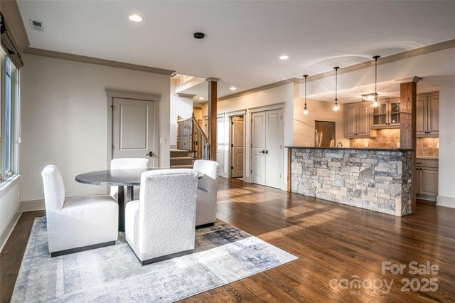 2 Cherokee Orchard Court, Fairview, NC 28730