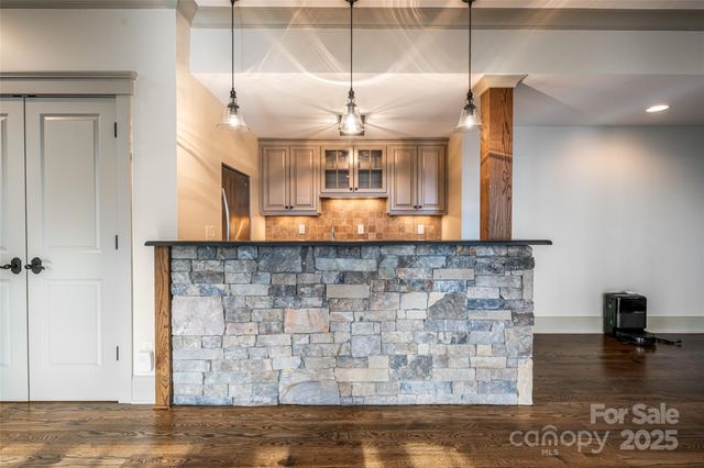 2 Cherokee Orchard Court, Fairview, NC 28730