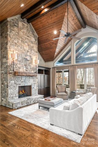 2 Cherokee Orchard Court, Fairview, NC 28730