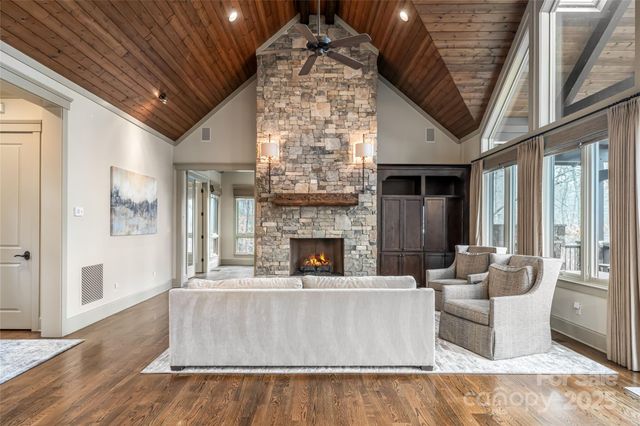 2 Cherokee Orchard Court, Fairview, NC 28730