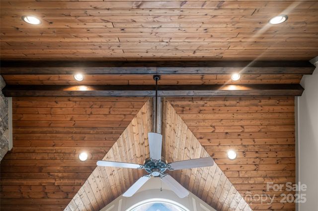 2 Cherokee Orchard Court, Fairview, NC 28730